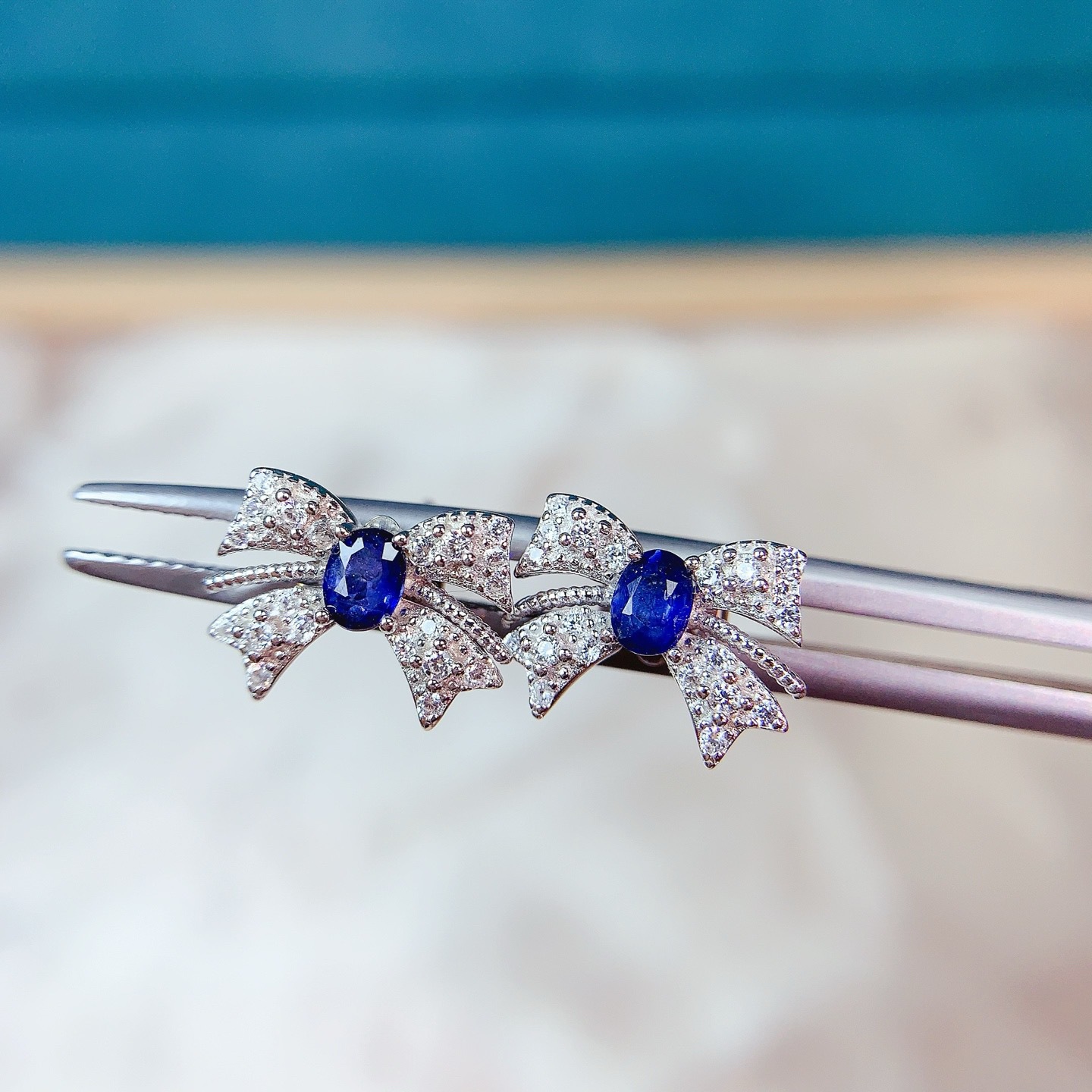 natural diamond stud earrings